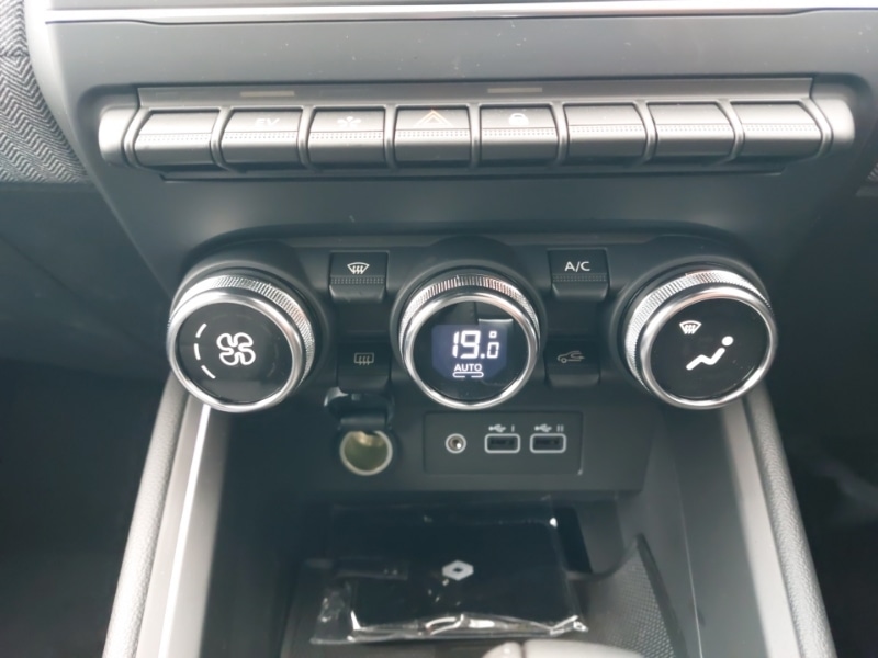 Used Renault Clio 2025 for sale - 77605696: Photo 17