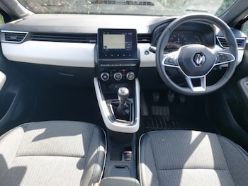 Used Renault Clio 2023 for sale - 78411059: Photo