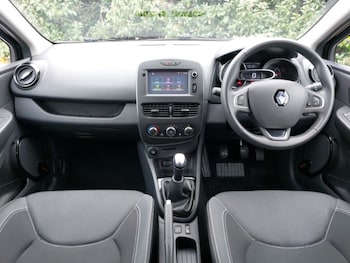 Used Renault Clio 2018 for sale - 76309072: Photo 2