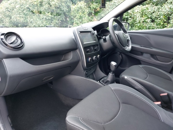 Used Renault Clio 2018 for sale - 76309072: Photo 5