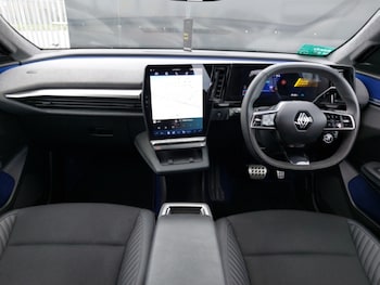 Used Renault Scenic E-Tech 2024 for sale - 76537125: Photo