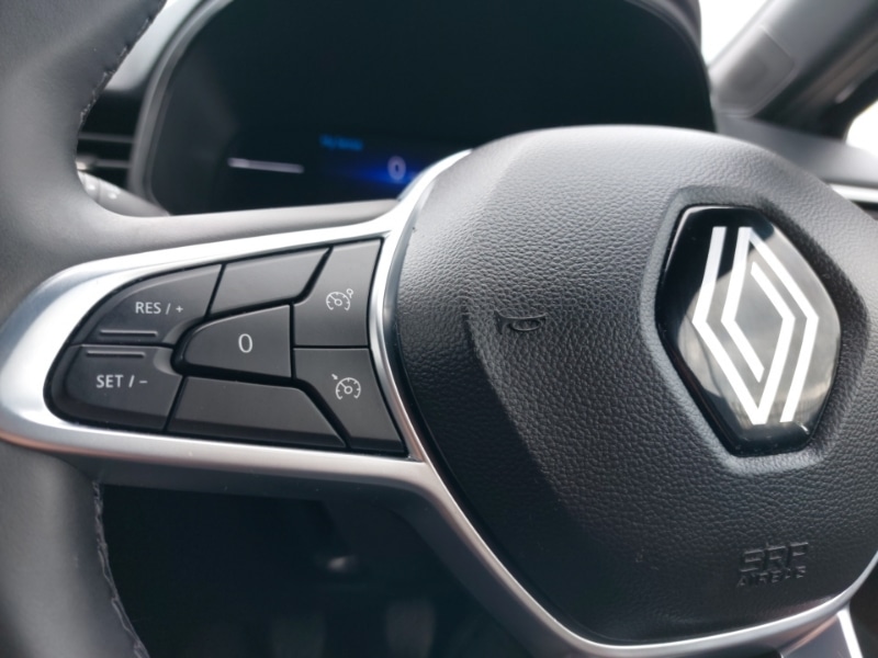 Used Renault Clio 2023 for sale - 76785598: Photo 15