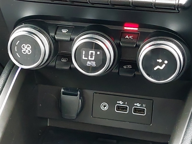 Used Renault Clio 2023 for sale - 76785598: Photo 17