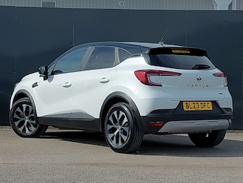 Used Renault Captur 2023 for sale - 78621768: Photo