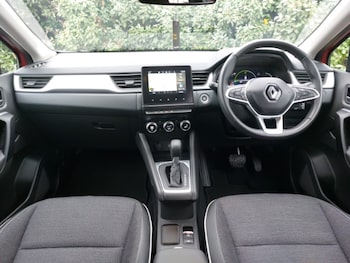 Used Renault Captur 2024 for sale - 76160673: Photo 2