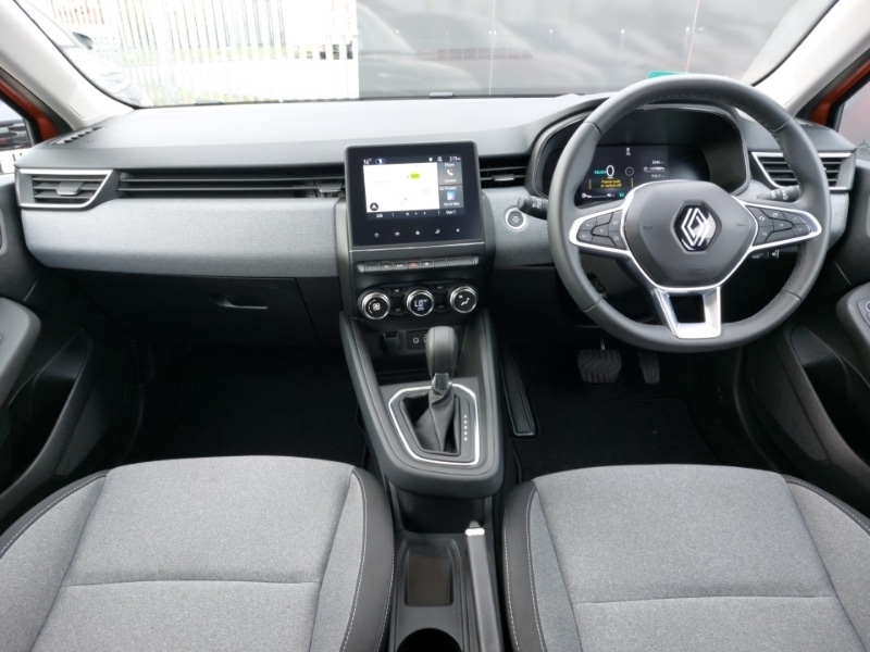 Used Renault Clio 2024 for sale - 76493037: Photo 2