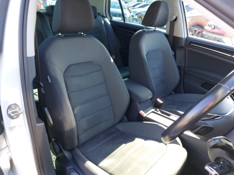 Used Volkswagen Golf 2018 for sale - 76275515: Photo 10