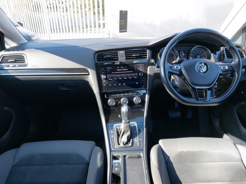 Used Volkswagen Golf 2018 for sale - 76275515: Photo 2