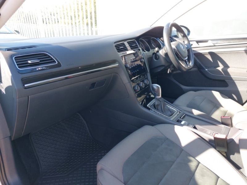 Used Volkswagen Golf 2018 for sale - 76275515: Photo 5