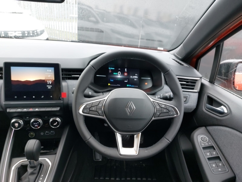 Used Renault Clio 2025 for sale - 77767320: Photo 2