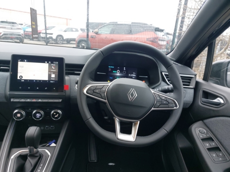 Used Renault Clio 2025 for sale - 77974954: Photo 2