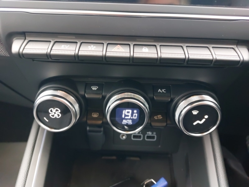 Used Renault Clio 2025 for sale - 77605701: Photo 17