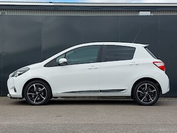 Used Toyota Yaris 2017 for sale - 75894238: Photo