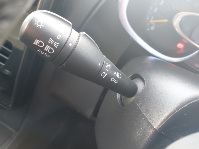 Used Renault Clio 2015 for sale - 76354579: Photo 15