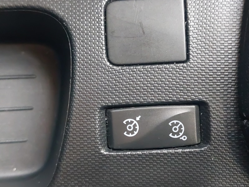 Used Renault Clio 2015 for sale - 76354579: Photo 19