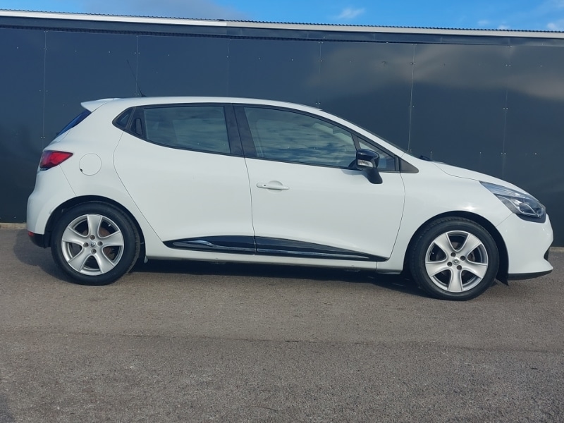 Used Renault Clio 2015 for sale - 76354579: Photo 4