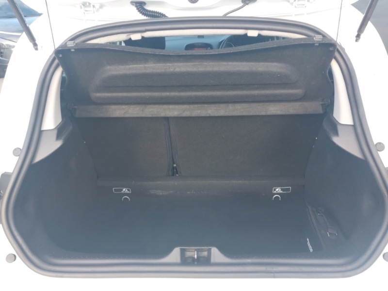 Used Renault Clio 2015 for sale - 76354579: Photo 8