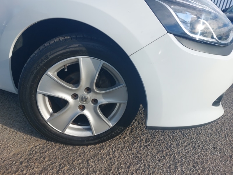 Used Renault Clio 2015 for sale - 76354579: Photo 9
