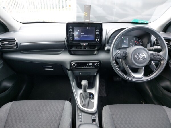 Used Toyota Yaris 2022 for sale - 76268890: Photo 2