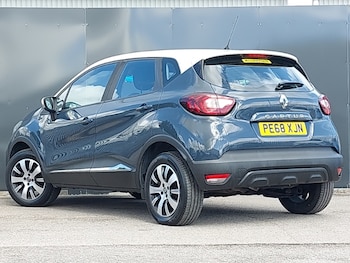 Used Renault Captur 2018 for sale - 75775439: Photo
