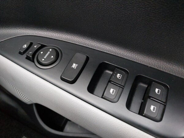 Used Kia Stonic 2021 for sale - 76225728: Photo 17