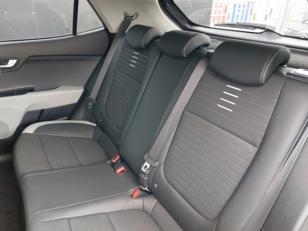 Used Kia Stonic 2021 for sale - 76225728: Photo 6