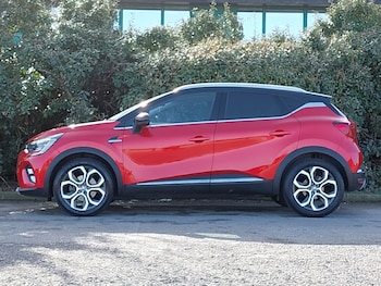 Used Renault Captur 2023 for sale - 77832160: Photo