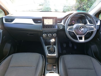 Used Renault Captur 2022 for sale - 77189761: Photo