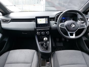 Used Renault Clio 2023 for sale - 75775647: Photo