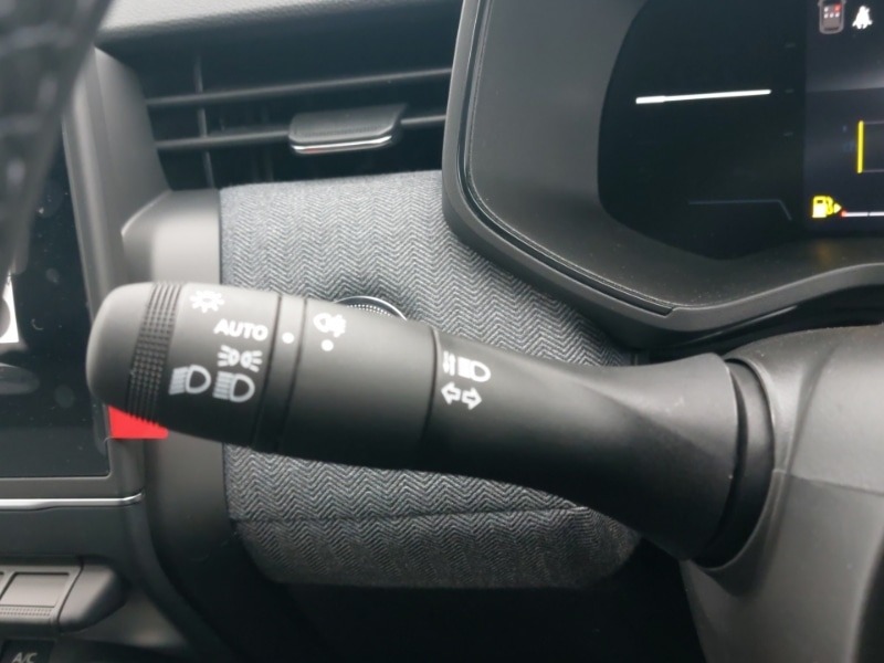 Used Renault Clio 2025 for sale - 77605715: Photo 14