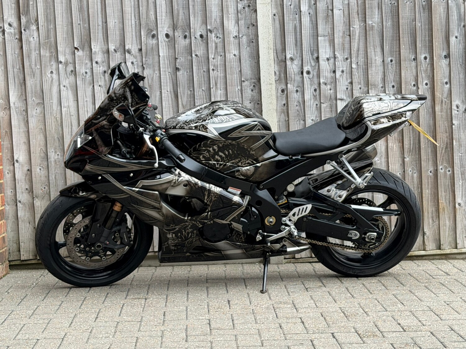 Used Suzuki GSX-R 2005 for sale - 78860526: Photo 2