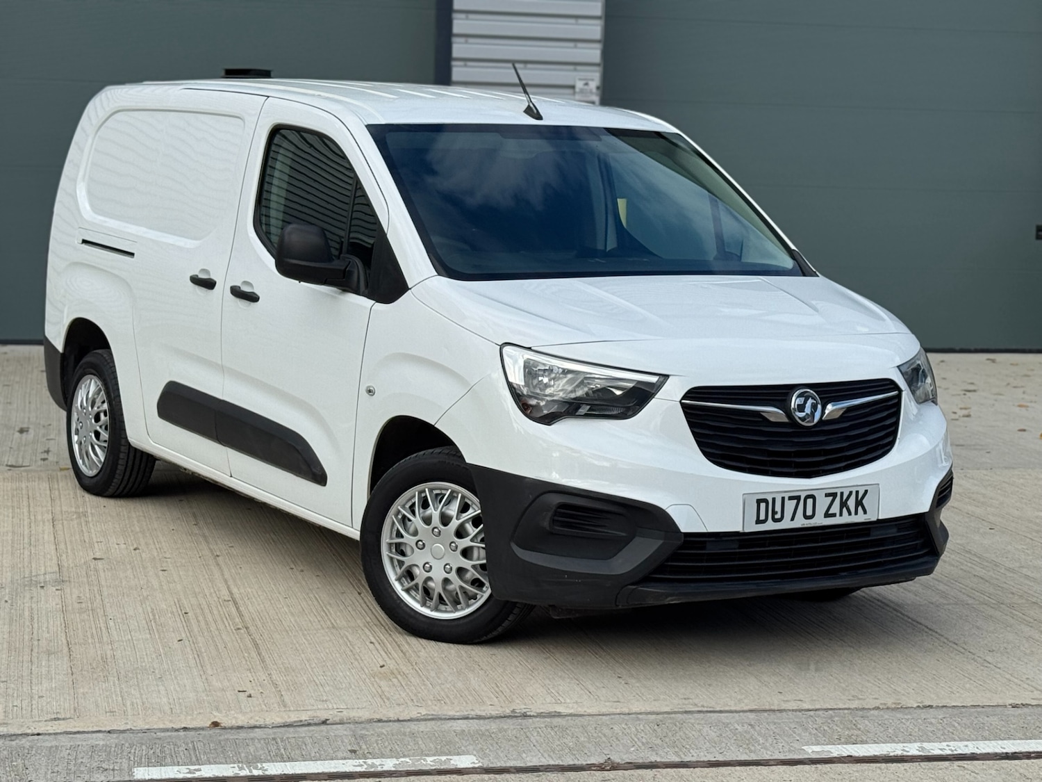 Used Vauxhall Combo 2020 for sale - 76383303: Photo 1