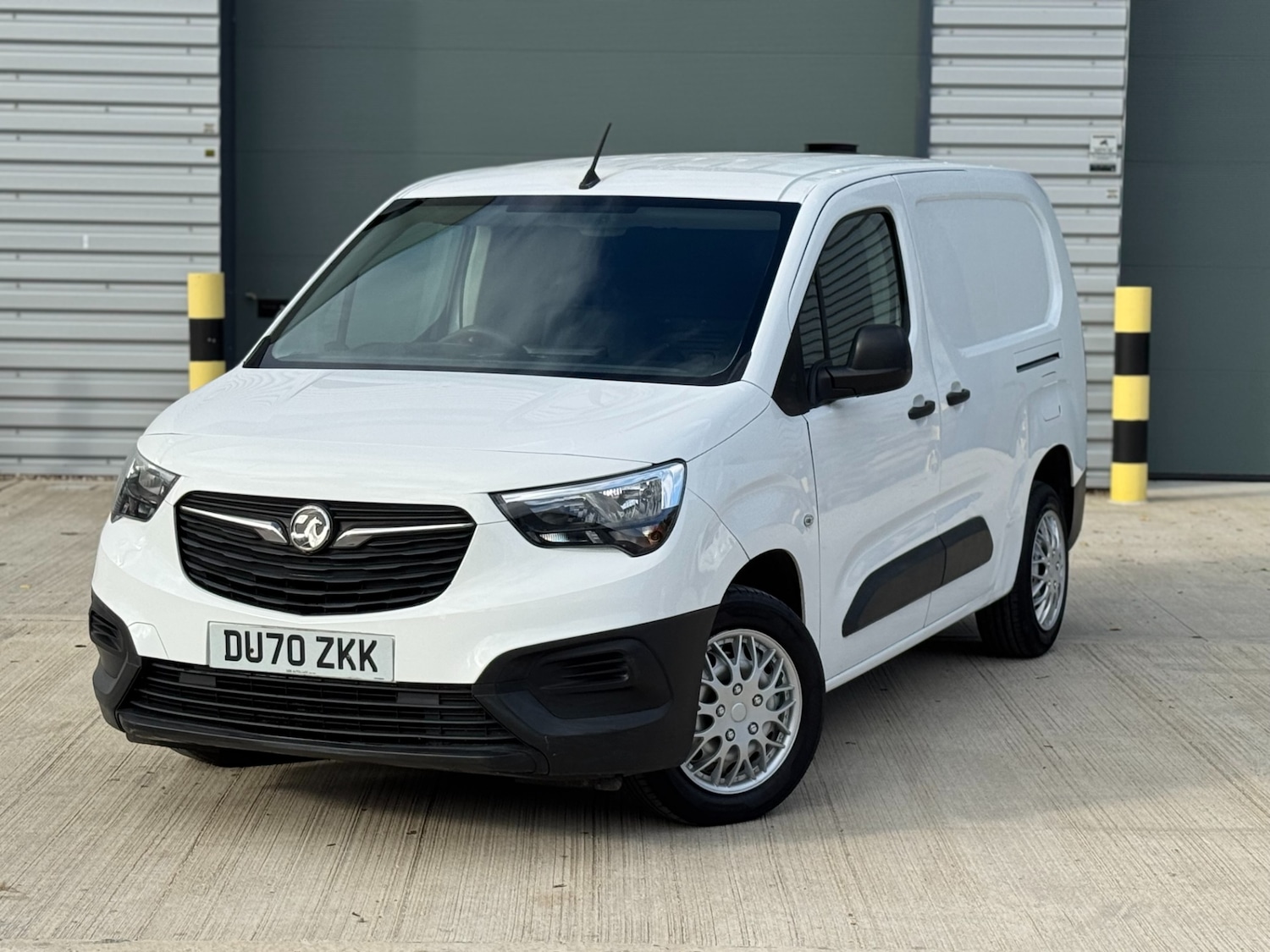 Used Vauxhall Combo 2020 for sale - 76383303: Photo 2