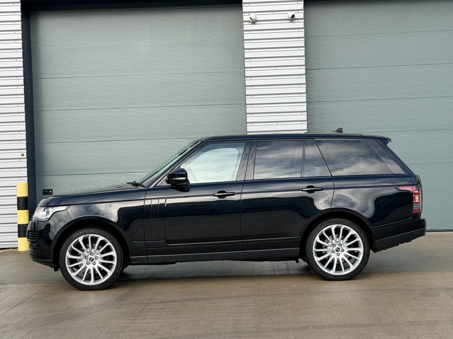 Used Land Rover Range Rover 2015 for sale - 77431944: Photo 10