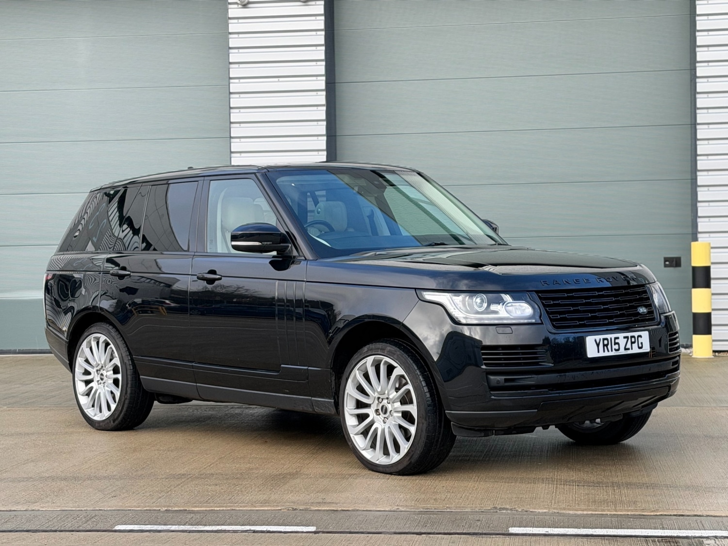 Used Land Rover Range Rover 2015 for sale - 77431944: Photo 3