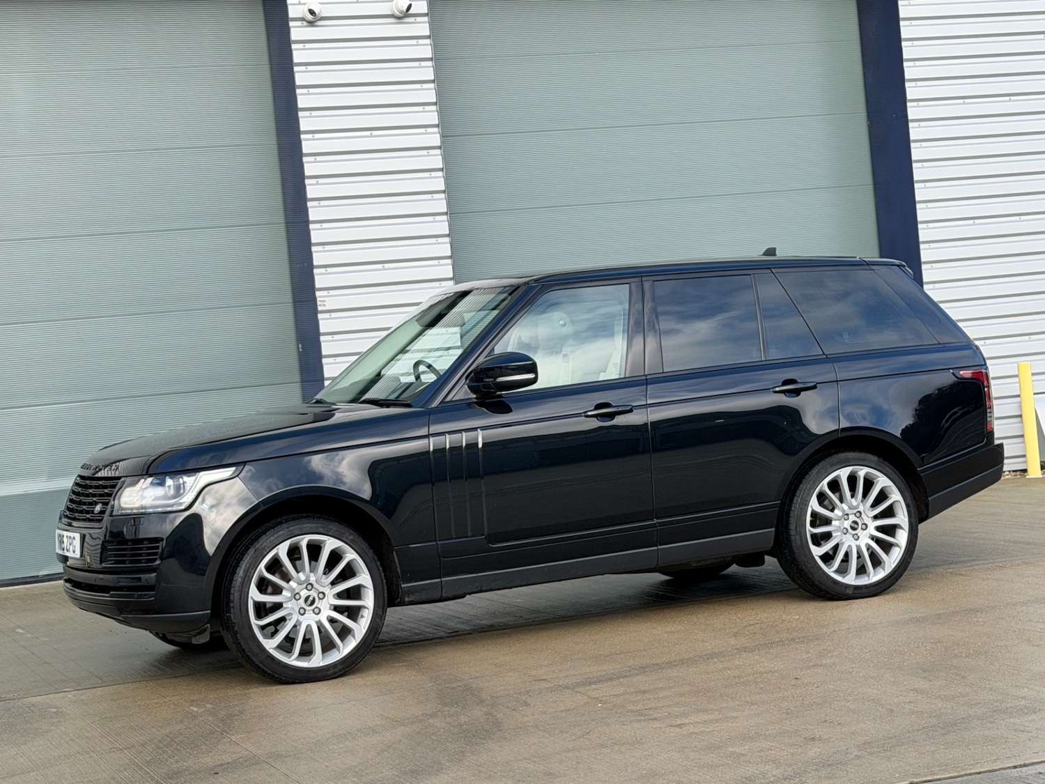 Used Land Rover Range Rover 2015 for sale - 77431944: Photo 8