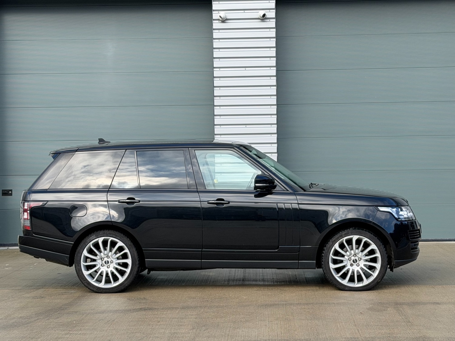 Used Land Rover Range Rover 2015 for sale - 77431944: Photo 9