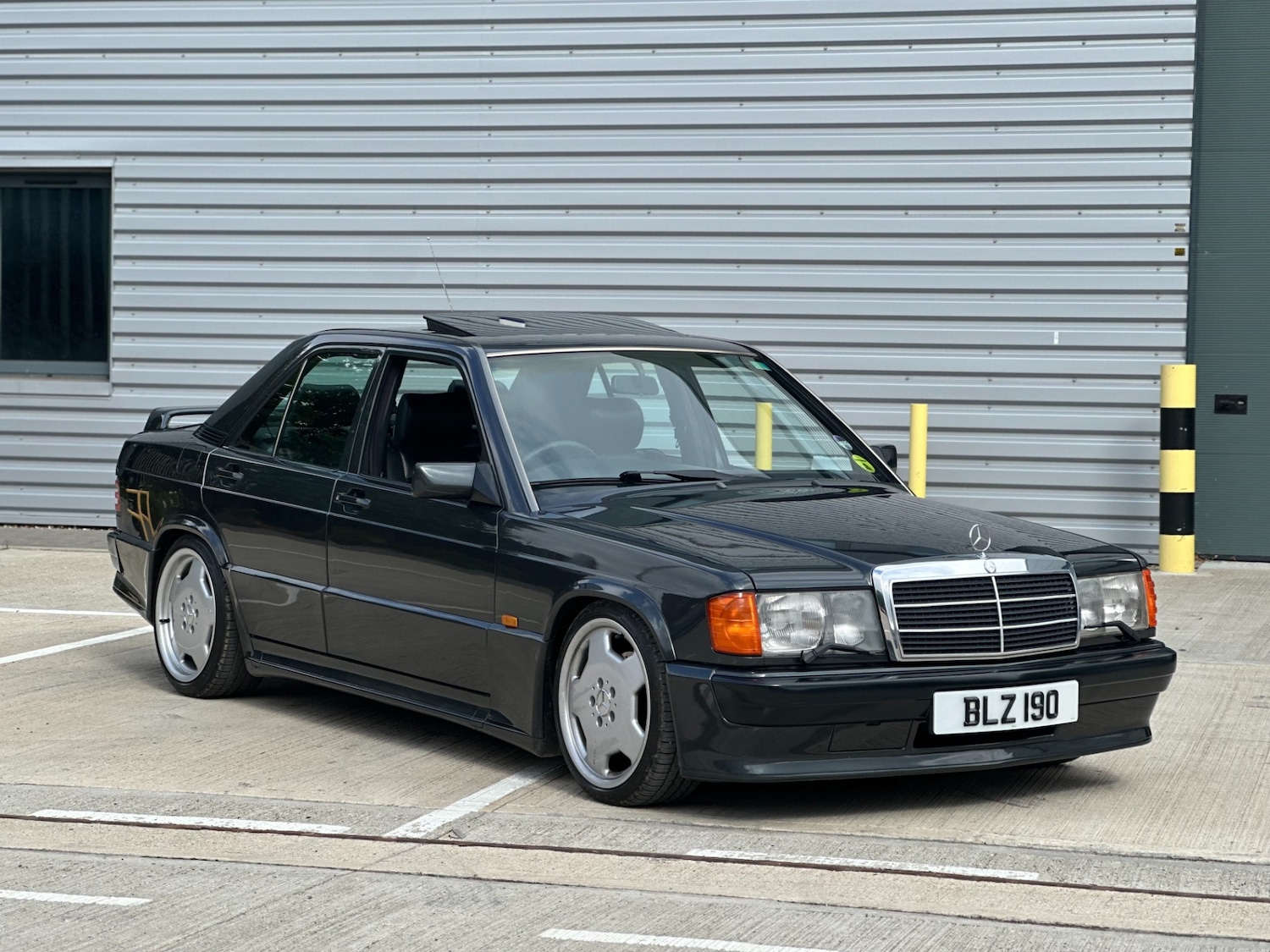 Used Mercedes-Benz 190 1990 for sale - 77385607: Photo 2