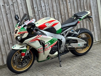 Used Honda CBR 2011 for sale - bike-76693681: Photo