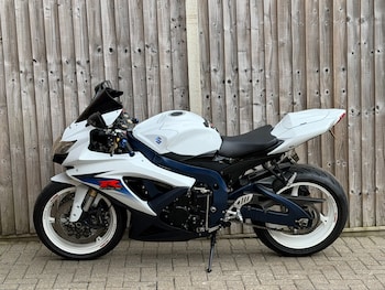 Used Suzuki GSX-R 2010 for sale - bike-78178276: Photo