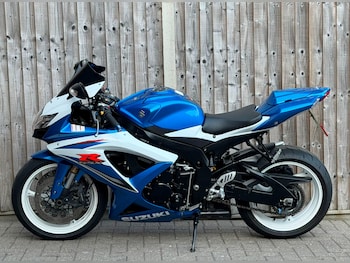 Used Suzuki GSX-R 2010 for sale - bike-78716479: Photo