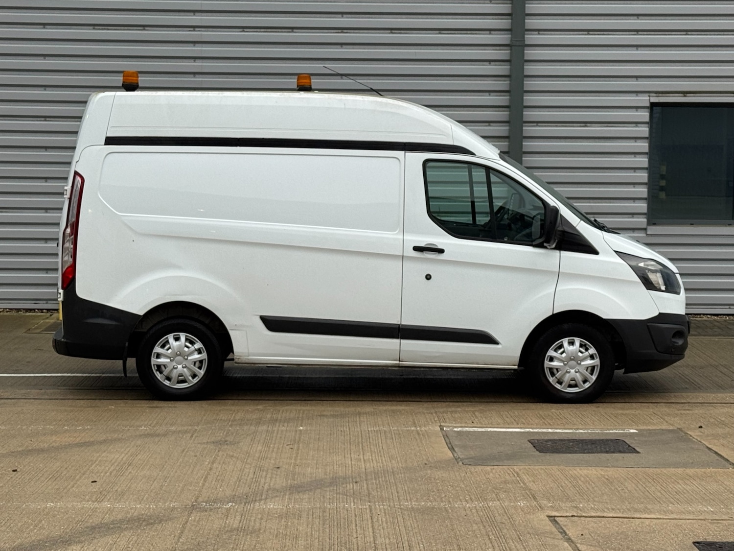 Used Ford Transit Custom 2017 for sale - 77323919: Photo 6