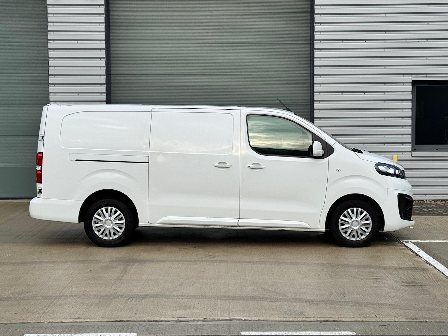Used Vauxhall Vivaro 2020 for sale - 77258619: Photo 6