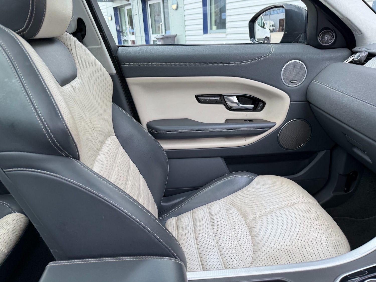 Used Land Rover Range Rover Evoque 2015 for sale - 78079184: Photo 22