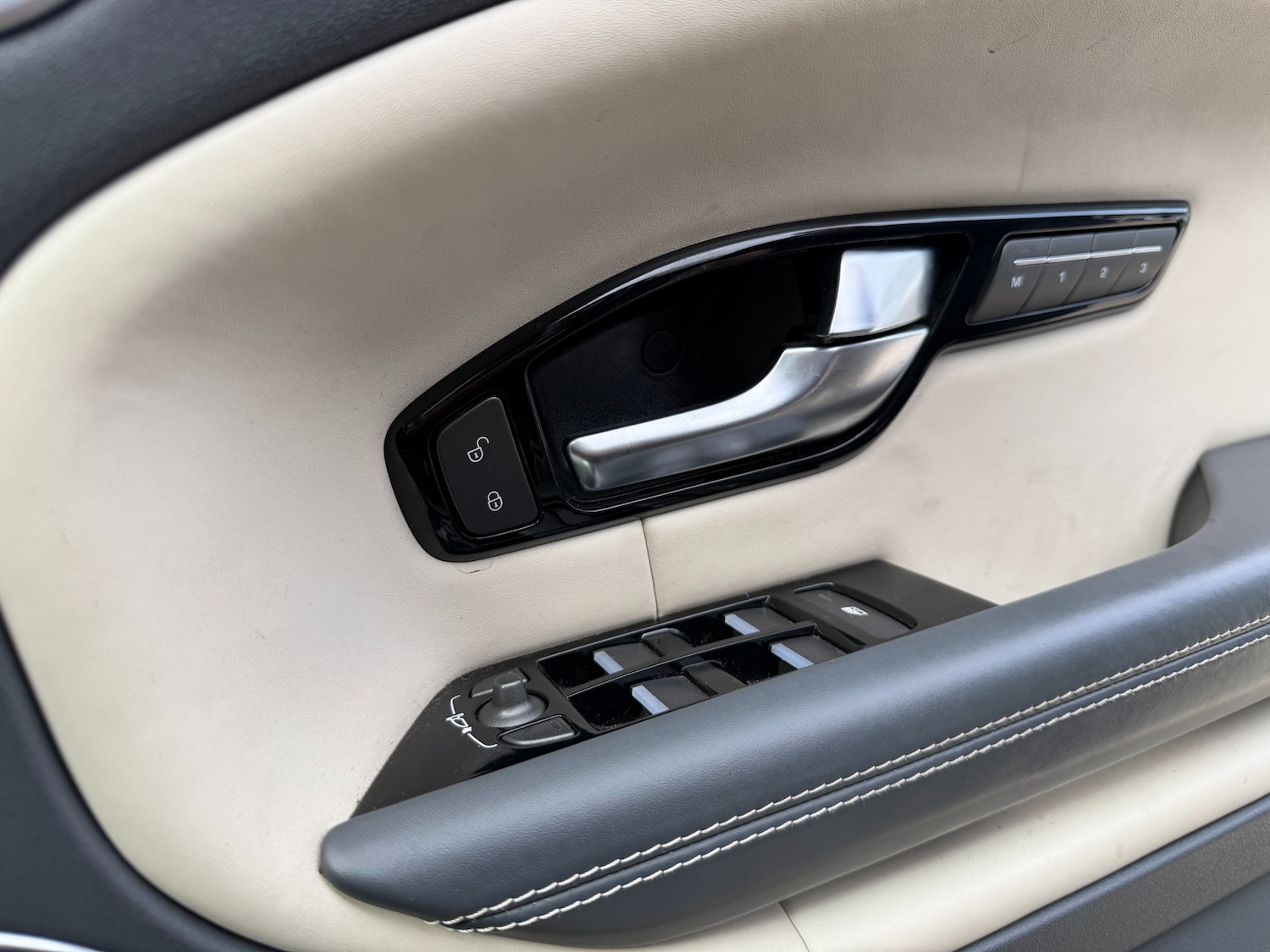 Used Land Rover Range Rover Evoque 2015 for sale - 78079184: Photo 28