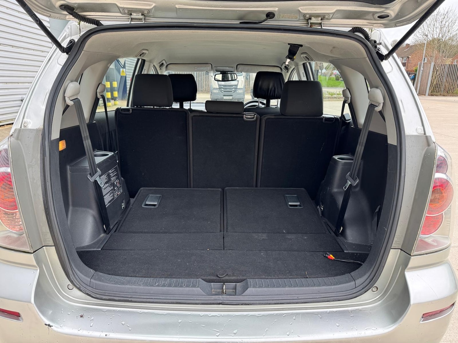 Used Toyota Corolla Verso 2005 for sale - 77676634: Photo 16