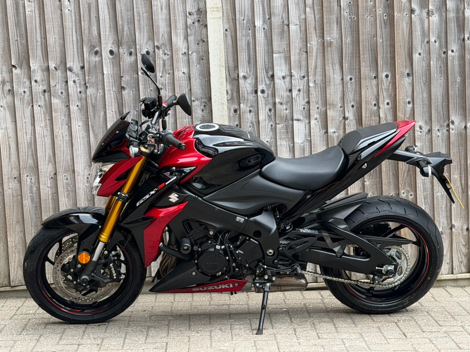 Used Suzuki GSX-S 2017 for sale - 78553963: Photo 2