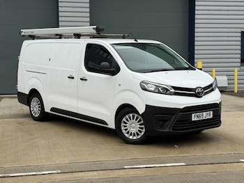 Toyota ProAce feature image