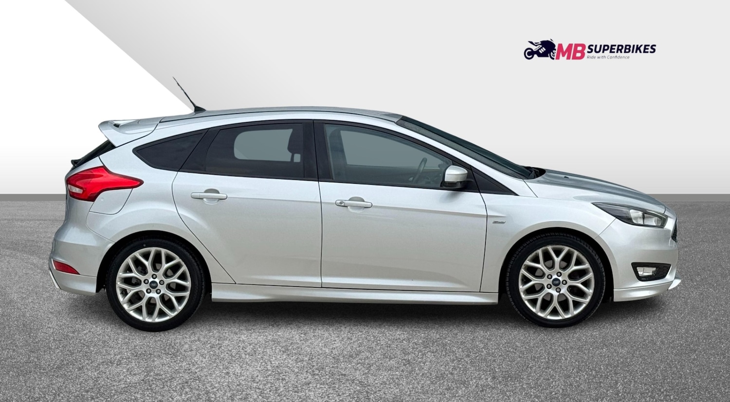 Used Ford Focus 2017 for sale - 77985102: Photo 13