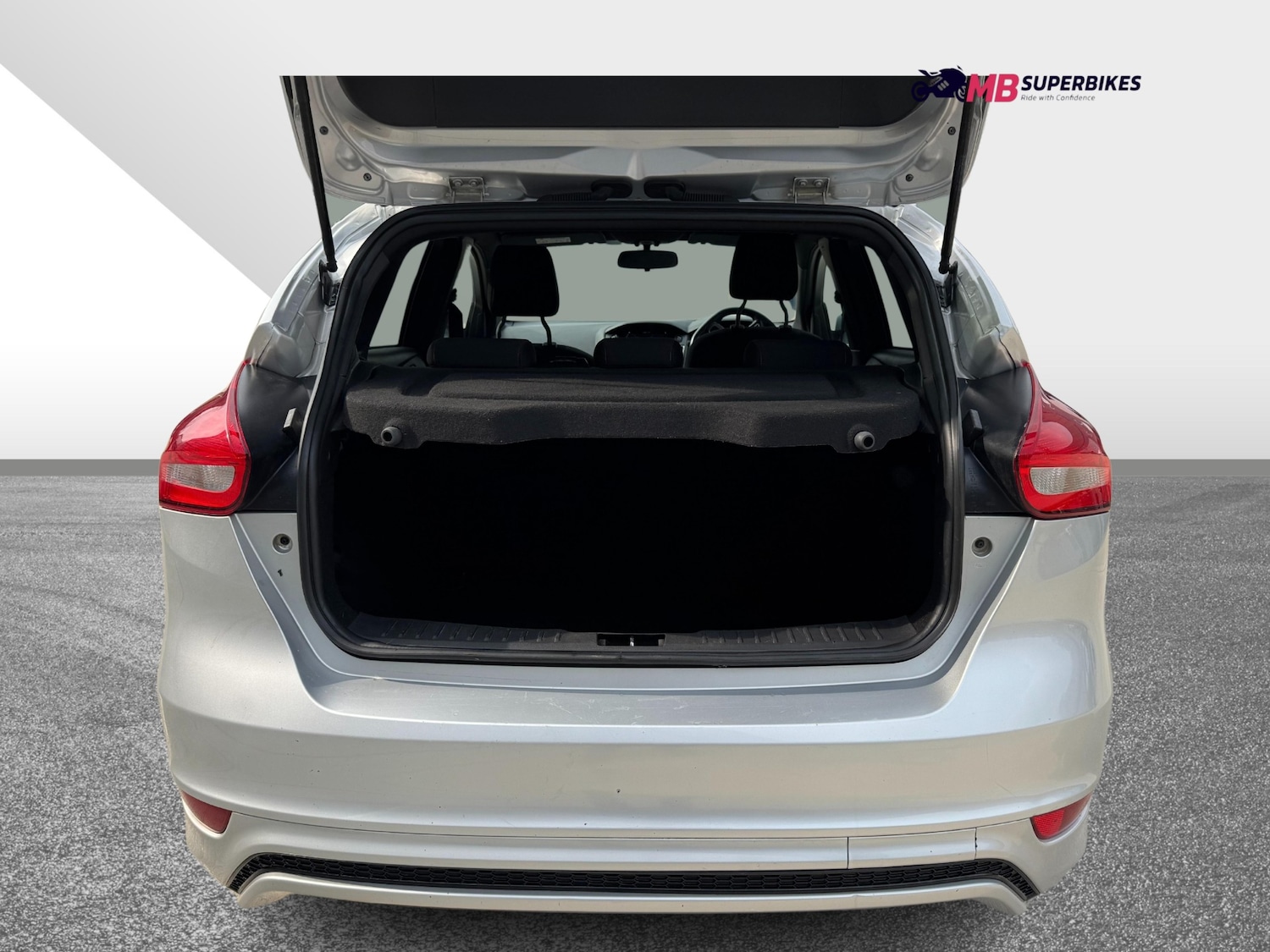 Used Ford Focus 2017 for sale - 77985102: Photo 24